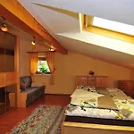 Apartment With 2 Bedrooms Fulpmes
