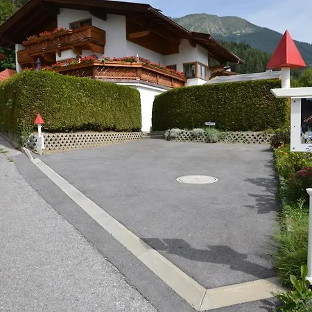 With 2 Bedrooms Apartmán Fulpmes