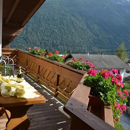 With 2 Bedrooms Daire *